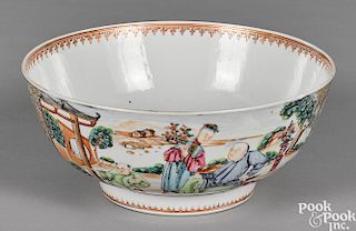 Chinese export porcelain Mandarin palette bowl