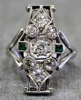 JEWELRY. Art Deco Diamond and Emerald Ring.