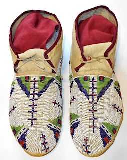 Lakota Sioux Fully Beaded Moccasins 19th C.