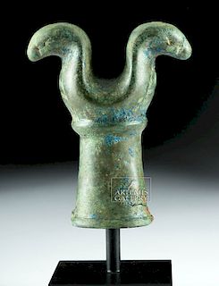 Roman Bronze Chariot Guide - Cobras