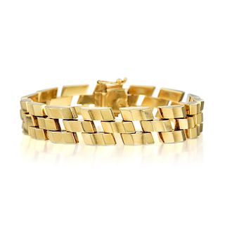 An 18K Gold Bracelet