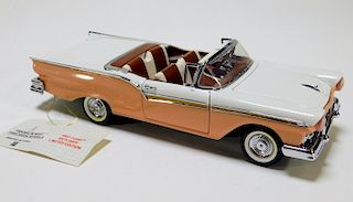 Franklin Mint 1:24 1957 Ford Skyliner LE Diecast
