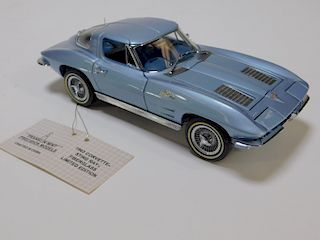 Franklin Mint 1:24 1963 Fiberglass Corvette Model