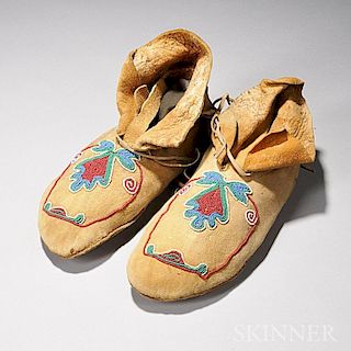 Pair of Eastern Plains Hard-sole Moccasins