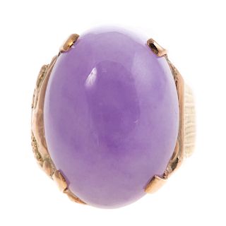 A Lady's 14K Lavender Jade Ring