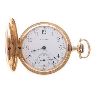 A Gent's Waltham Hunter Case Pocket Watch in Gold