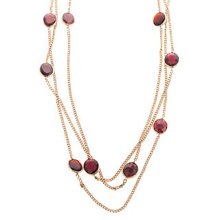 A Lady's Vintage Garnet Necklace in 14K Gold
