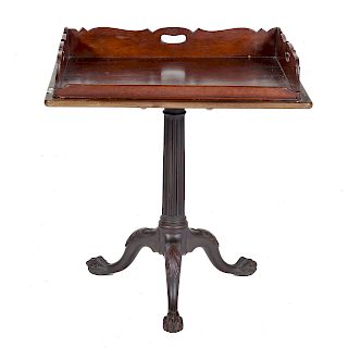 Victorian Irish Chippendale style mahogany tilt-top tea table