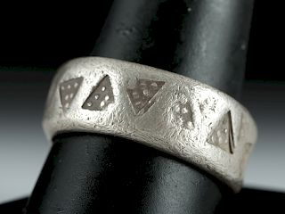 Large Viking Silver Ring, Handsome Decoration - 13.5 g