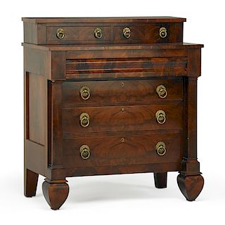 CLASSICAL MAHOGANY CHEST OF DRAWERS