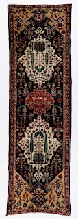 Fine Antique Bakhtiari Rug, Persia: 3'2'' x 10'6''