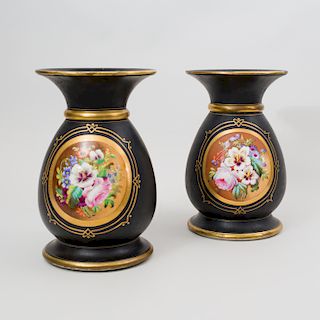 Pair of Paris Porcelain Painted and Parcel-Gilt Porcelain Vases