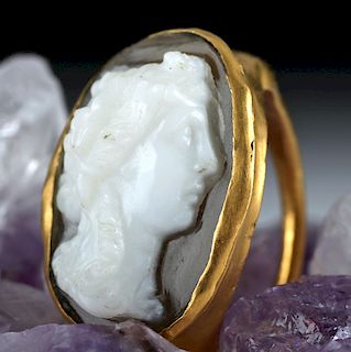 Hellenistic Gold and Agate Cameo Ring