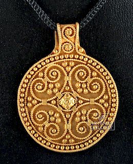 Important Wearable Viking Gold Circular Pendant