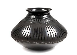 Mata Ortiz Blackware Vase Height 8 1/2 x diameter 11 1/2 inches