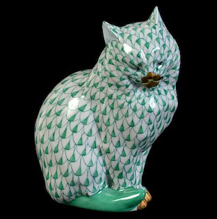 Herend Porcelain Cat in Green Fishnet Pattern