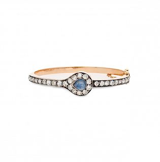 Sapphire and diamonds bangle bracelet, early 20th Century Pulsera esclava de zafiro y diamantes, de principios del si