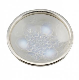 Art Déco fruit bowl in moulded opal glass with Barcelona si Frutero Art Déco en vidrio opalescente moldeado con montura