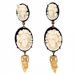 Onyx and white coral long earrings  Pendientes largos en ónix y coral blanco