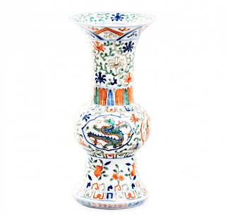 Chinese porcelain vase, late 19th Century Jarrón chino en porcelana, de finales del siglo XIX