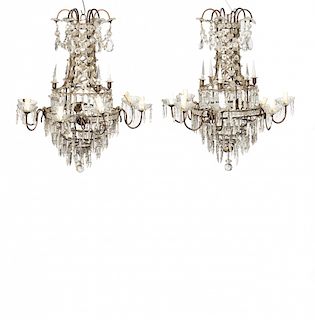 Pair of French ceiling lamps in craved crystal, circa 1950 Pareja de lámparas de techo francesas en cristal tallado, h
