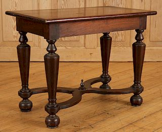 WILLIAM & MARY STYLE WALNUT OCCASIONAL TABLE 1910