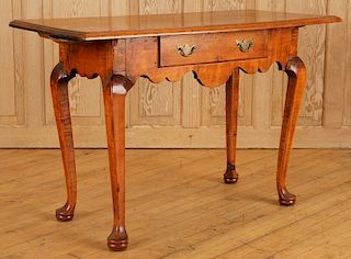 LATE 18TH CENTURY AMERICAN MAPLE TABLE