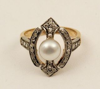 18 DIAMOND AND PEARL LADY'S RING