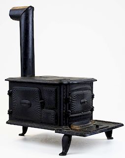 T Southard Little Eva cast iron toy stove