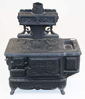 Rival cast iron toy stove/ kitchen range