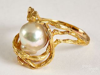 18K gold and pearl ring, 4.8 dwt.