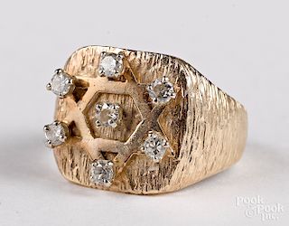 14K yellow gold and diamond ring, 5.7 dwt.