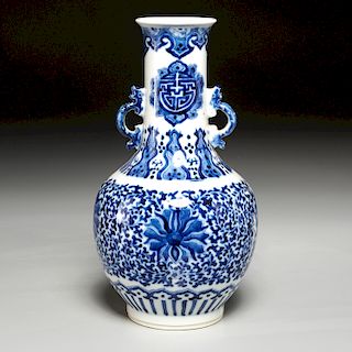 Chinese blue and white porcelain yuhuchunping vase