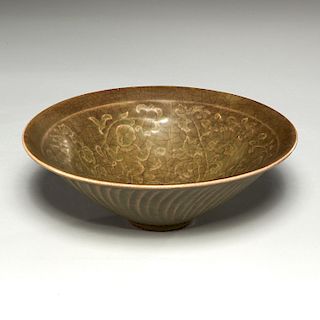 Chinese celadon glazed porcelain bowl