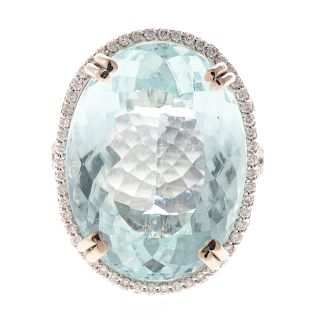 A Ladies Aquamarine & Diamond Ring in 14K Gold