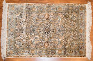Fine silk Chinese rug, approx. 2 x 3