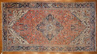 Persian Herez carpet, approx. 9 x 16.9