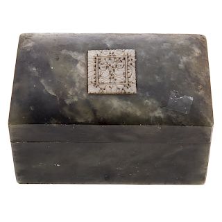 Chinese carved spinach jade box