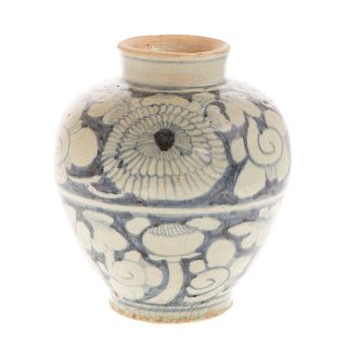 Chinese porcelain blue/white vase