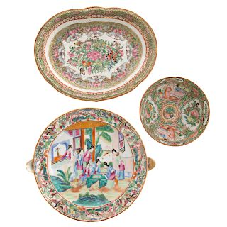 Three Chinese Export Famille Rose objects