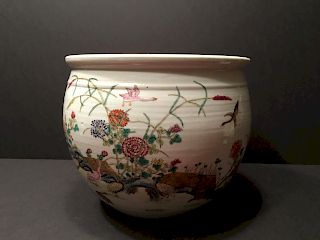 ANTIQUE Chinese Famille Rose Pot, late Qing. 