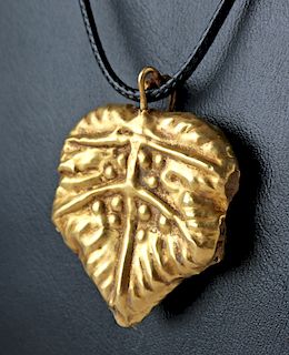 Ancient Roman 20K Gold Grape Leaf Pendant, 9.1 g