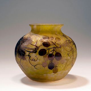 Vigne' vase, 1920s