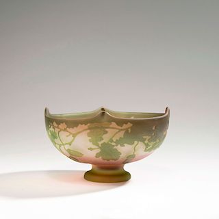 Footed 'Chene' bowl, 1902-04