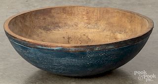 Turned wood bowl, 19th c.