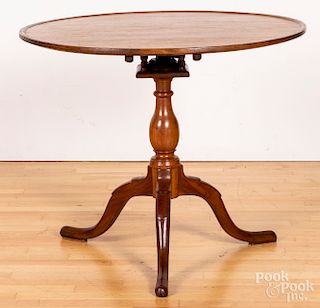 Pennsylvania Queen Anne tea table