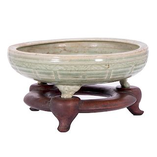 Very fine Chinese Ming fishbowl shaped celadon planter.