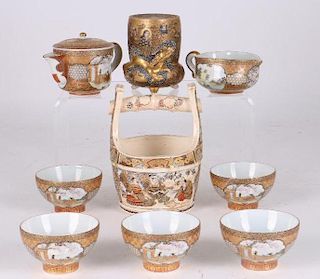 A lot of Japanese Satsuma porcelain.