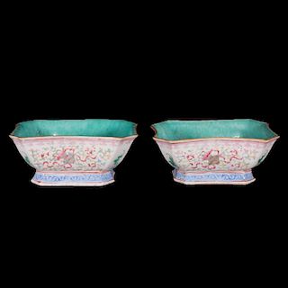 Pair of 19th century Chinese bowls.