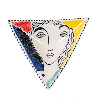 Eric Ledoux (París, Francia, 1946 -) Ojos verdes. Cenicero triangular. Elaborado en cerámica policromada. Firmado.